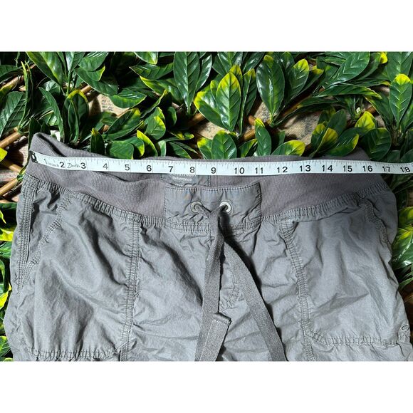 Calvin Klein Performance Gray Cargo Capris Size Large - Picture 7 of 9